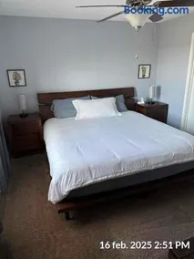 New Home with King Bed and 3 Bedrooms Fire pit Minutes to Cota and Tesla - Image 5