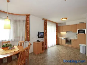 Apartment in Kaltenbach near Ski Lift - Image 2