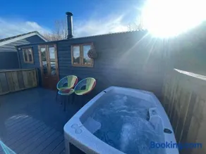Hafod Shepherd Hut - Image 1