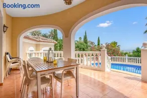 Voll ausgestattete geräumige Villa mit Garten, Grill und Terrasse | Gartenblick | Ideal für Homeoffice - Image 4