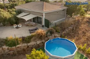 Peaceful Country House & Private Pool by Quinta da Alfarrobeira - Image 1