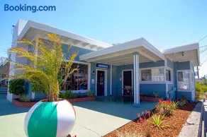 Edgewater Beach Inn - Image 2