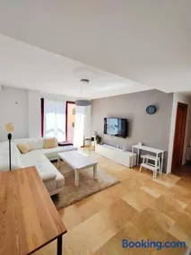 Apartamento, parking y piscina de temporada en Granada Tico Medina - Image 3