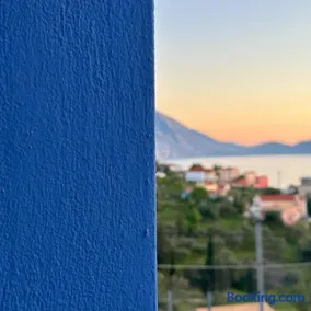 Assos BLUE house - Image 1