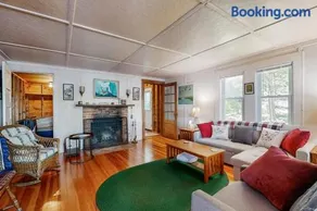 Lakefront cottage with dock, screened porch, & Island in Biscay Pond - Image 4