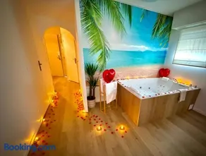 Le Chazélia - Suite Exotique Balnéo XXL Cinéma Love Room - Image 4