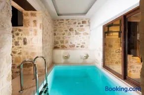 Ali Vafi's Villa - Heated Jacuzzi & Indoor Pool - Image 4