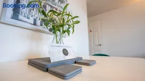 Greenhill Suite - 1BR Apartment, Heart of Town, Parking, Sleeps 3 - Image 4