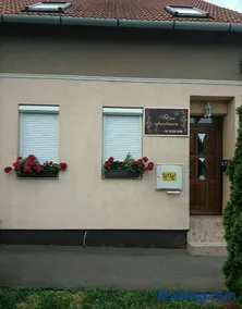 Flora Apartman - Image 2