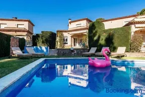 Villa Familiar c/Piscina + Wifi y Parking Gratis by Sunset Rentals (Bonmont) - Image 3