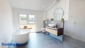 Homely Stay Greenfield Residence - 2BR House with Private Garden & 2,5 Bathrooms - Image 4