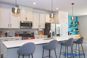 Modern Chic Gateway near DC & Fedex field - Image 5