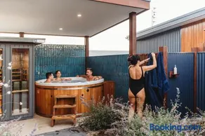 Hollyberry House - Image 2