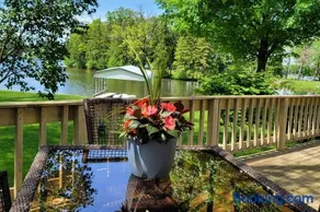 Large 1 BR Cottage, KING BED on the Lake - Image 1