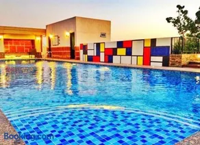 Morgan Suite BGC shortwalk4 Venice Canal Mall free pool gym - Image 4