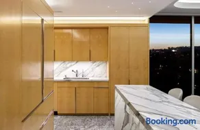 Spacious 3-Bedroom Condo with Panoramic City Views - Image 5