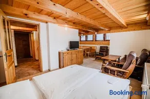 Vineyard Cottage Maleric with Pool Access - Image 4