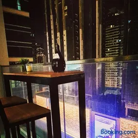 Luxe Bonifacio Global City Taguig Uptown Condo Hotel 1 BR Suite - Image 2