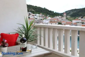 Apartment View - Image 4