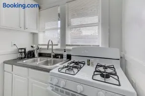 Charming Cooper-Young Flat in the Heart of Memphis - Image 5