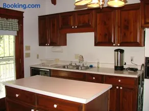 Hollyberry Inn at Heritage Farm - Image 2