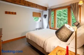 South Swell Tofino (formerly Blue Heron Waterfront Home amid Old Growth Cedars) - Image 2