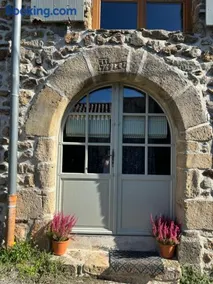 Gîte et piscine au sein de La Bastide de la Breure - Image 2