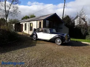 Hilltop Lodge - Image 1