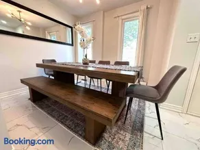 Charming Home in Prime Location North of Toronto - Image 1