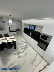 Apartament Centru Comanesti - Image 1