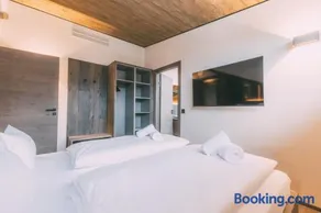 Quiet and elegant apartment in Passy - Image 2