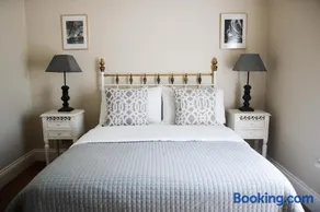 Little Manor - Image 3