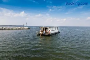 KUHNLE-TOURS Schlafen im Hafen - Image 1