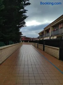 EN EL CORAZON DEL BARRIO DE LA ESTACIÓN - Image 2