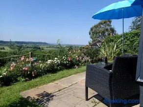 Rose Lodge - Image 2