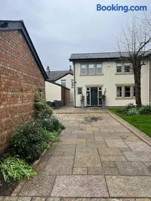 Cosy hideaway in leafy Lytham - Image 4