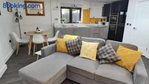 Guarlford Lodge in Malvern - Image 4