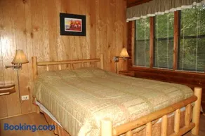 Carolina Landing Camping Resort Deluxe Cabin 6 - Image 5