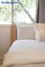 Comfortable Home for 6 - Canberra Inner North - Image 3