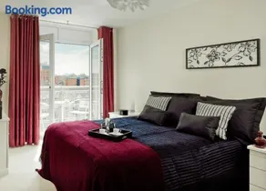 Reading Spacious Two Bedroom Apartment - Image 1