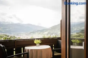 WEINBERG APARTMENTS & Brixen Südtirol Guest Pass - Image 2