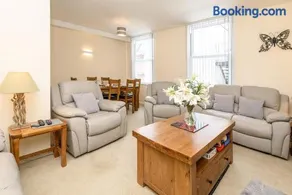 Heart of Looe Apartment - Image 5