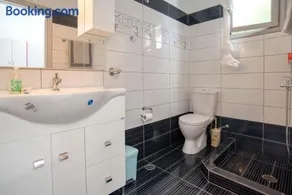Olympia Central - Image 3