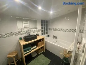 2 chambres dans villa avec spa et piscine - Image 2