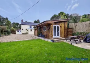 Minimoor Lodge - Image 1