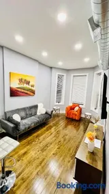 Modern Pilsen Chicago Apartment 2 bedroom - Image 4