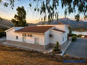 Villa Del Lago By Solymar Properties - Image 2
