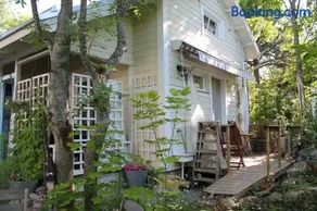 Oak House - Image 1