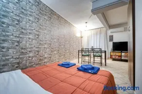 Athens metro apartment - Image 3
