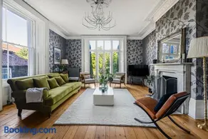 London- Large Period Town House with river front - Image 3